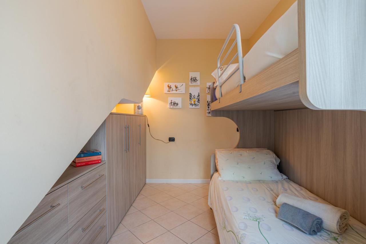 Lake Como Apartment With Balcony And Private Parking Ossuccio ภายนอก รูปภาพ